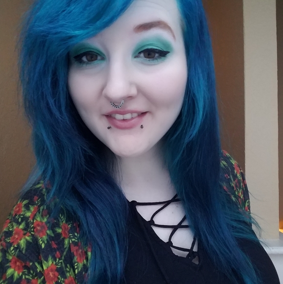 Meet your Posher, Josie - Picture 3 of 3